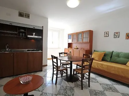 Aparthotel House Aurora *